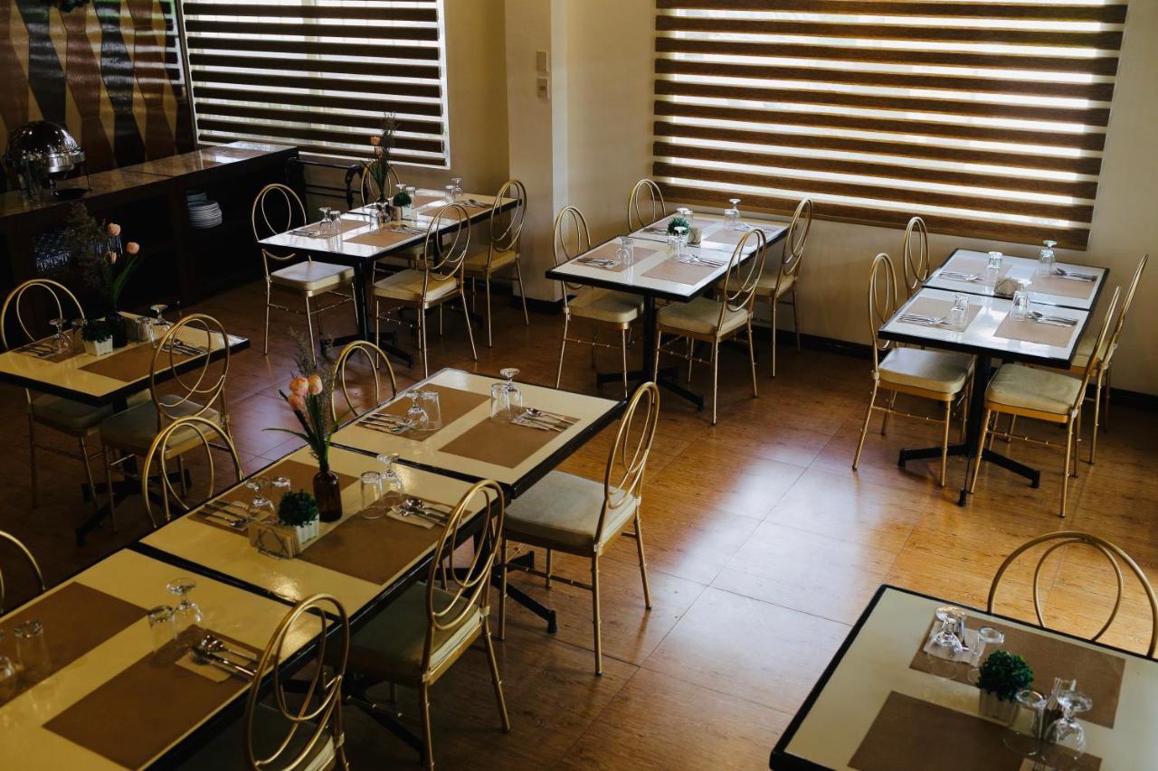 Amalfi718 Hotel Lipa City Ngoại thất bức ảnh