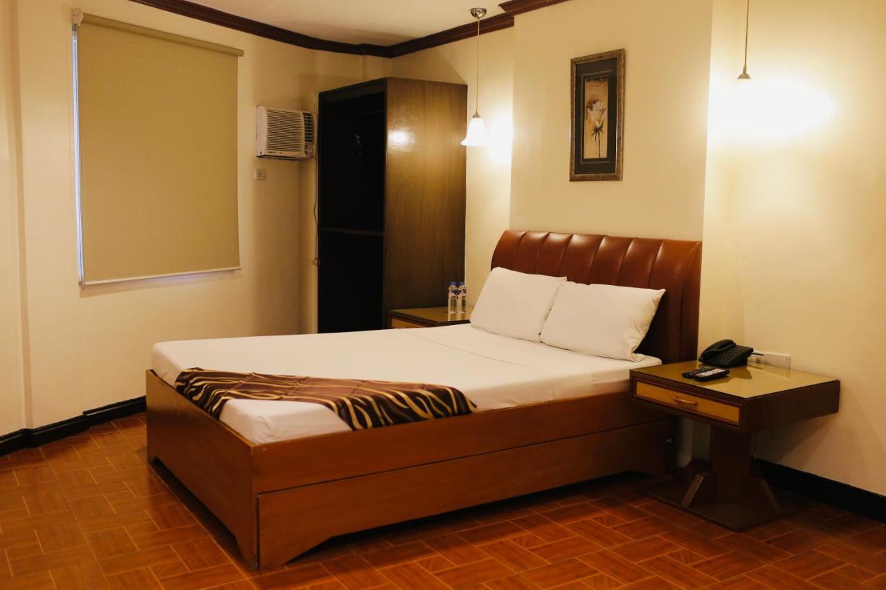 Amalfi718 Hotel Lipa City Ngoại thất bức ảnh