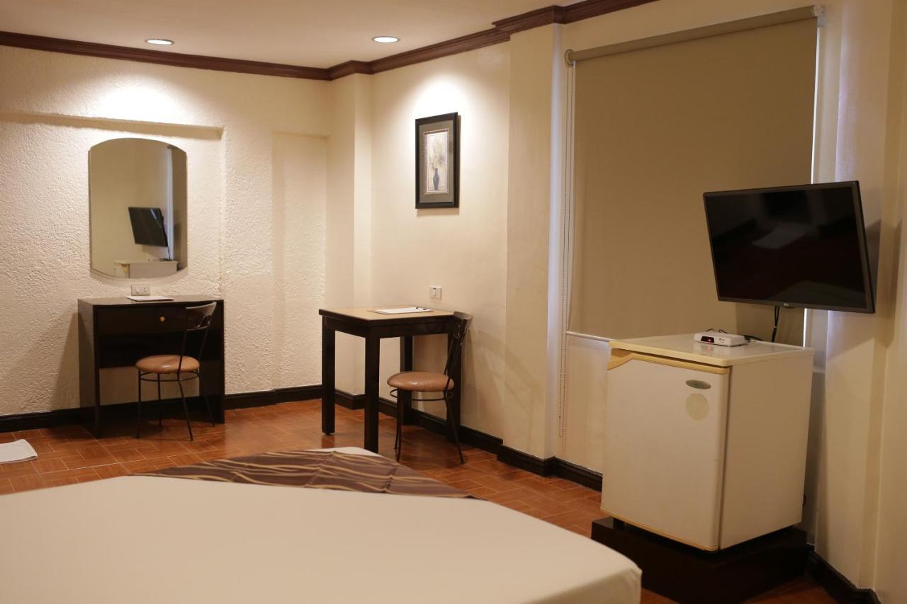 Amalfi718 Hotel Lipa City Ngoại thất bức ảnh