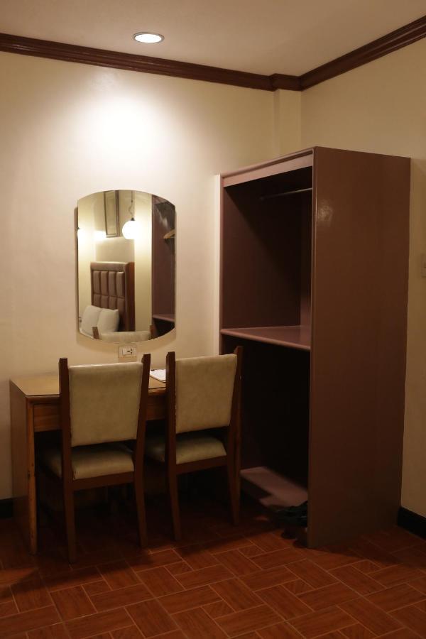 Amalfi718 Hotel Lipa City Ngoại thất bức ảnh