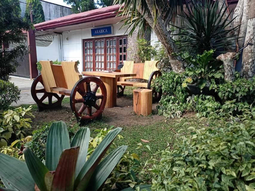 Amalfi718 Hotel Lipa City Ngoại thất bức ảnh